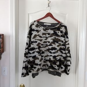 Camo sweater with side slits